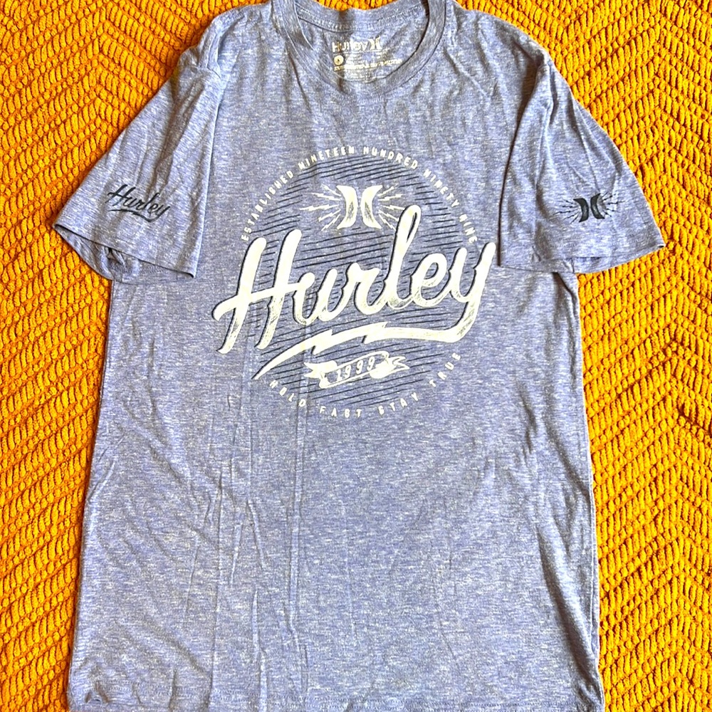 Men’s Hurley T-shirt in lavender/purple, size Large. Great condition.